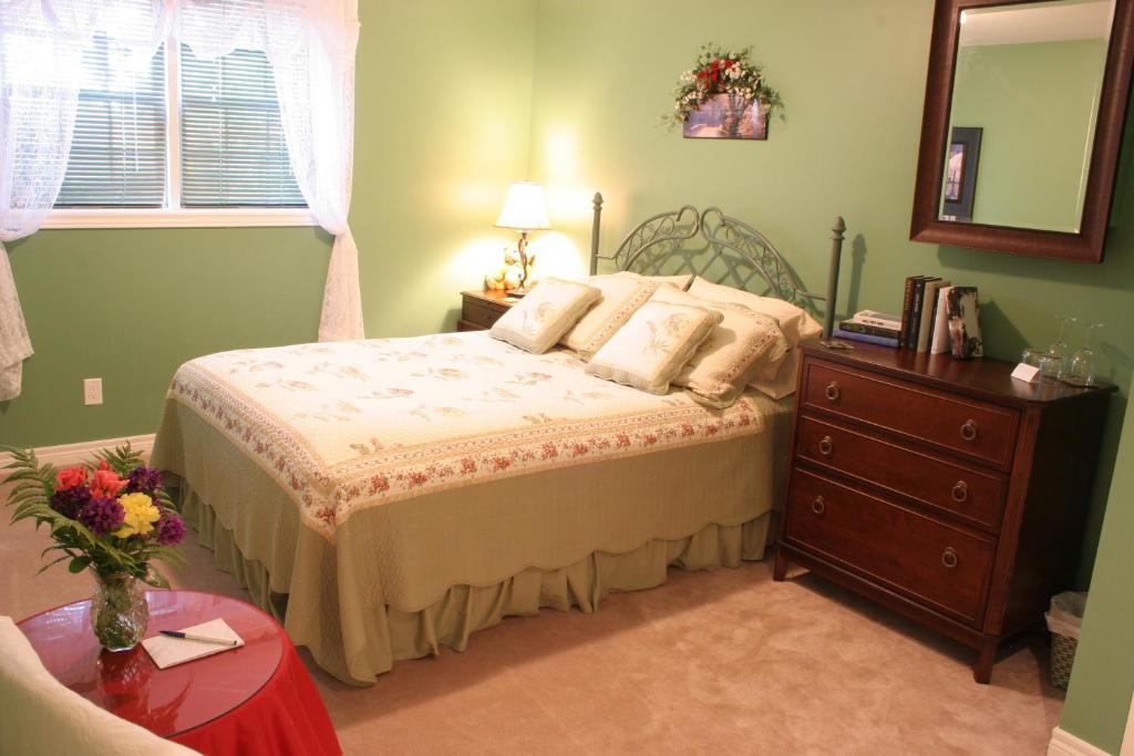 Bed and Breakfast A Li'L Bit Of Eden Niagara-on-the-Lake Zimmer foto